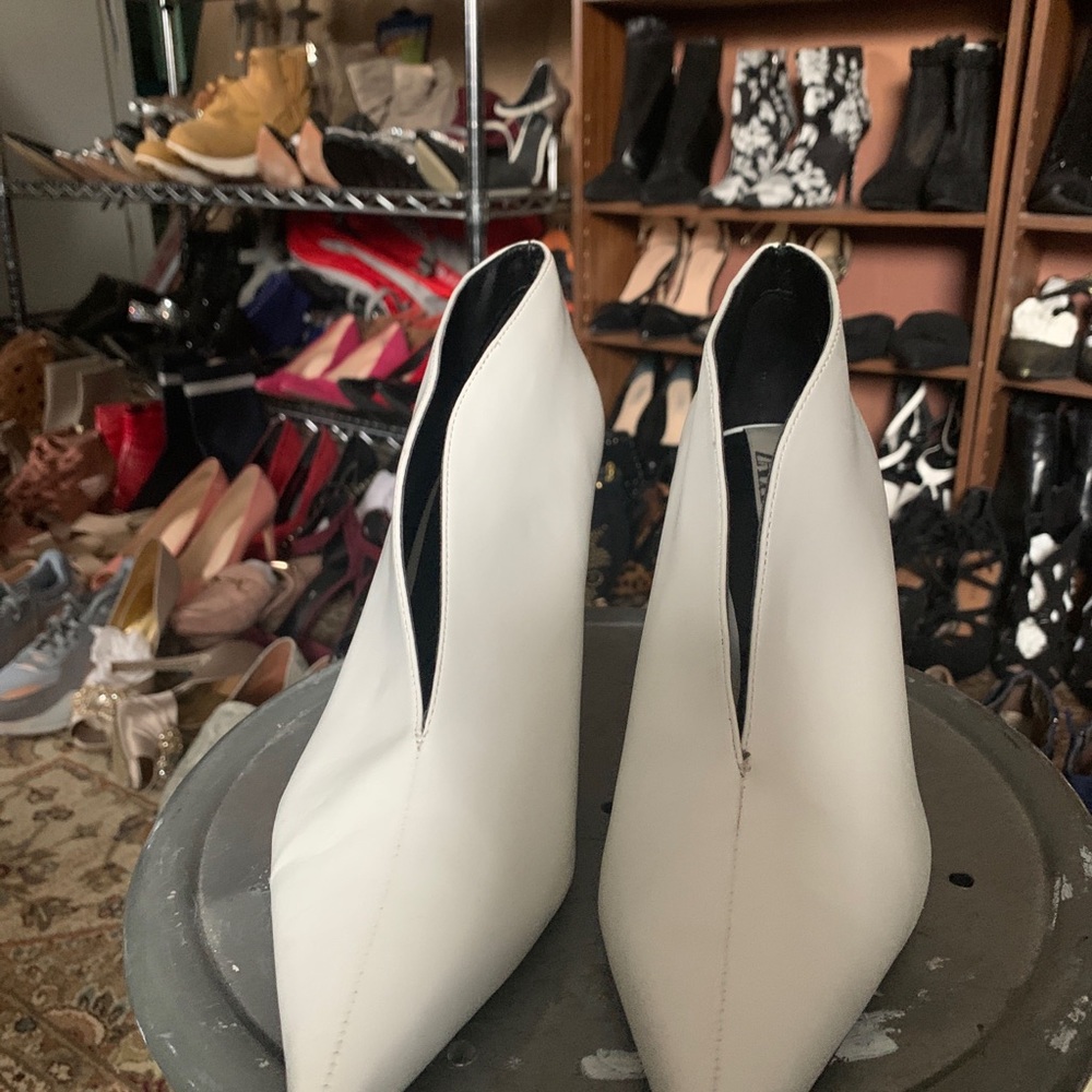 Ladies Shoes - Picture 3 of 15